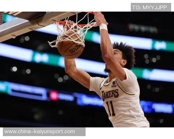 浓眉出战24分钟表现平平12分4板1助正负值惨淡24